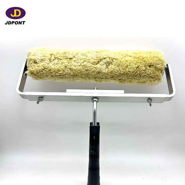 Polyacrylic paint roller with plastic handle